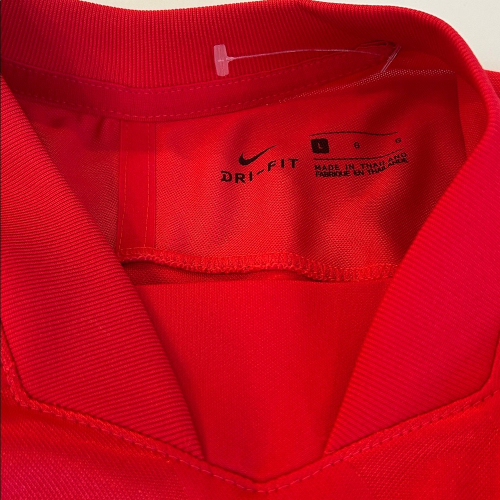 NWT Nike Women’s Red drifit shirt - Picture 3 of 5